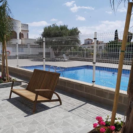 Apartament Amb Piscina Емпуриабрава Екстериор снимка