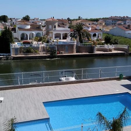 Apartament Amb Piscina Емпуриабрава Екстериор снимка
