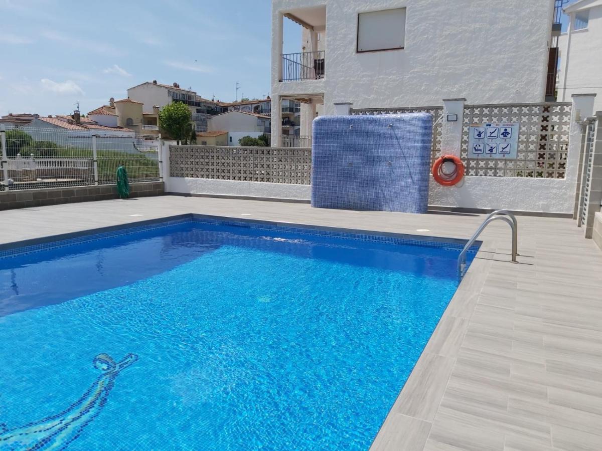 Apartament Amb Piscina Емпуриабрава Екстериор снимка