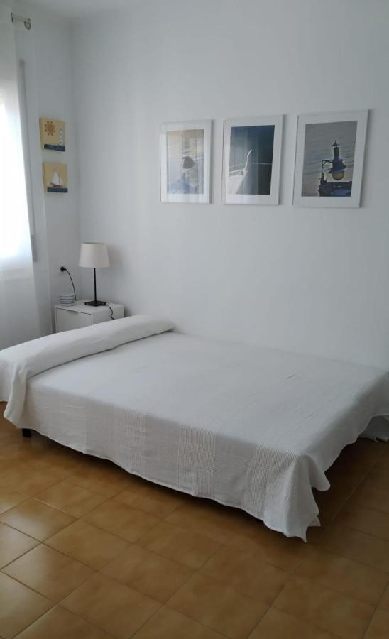 Apartament Amb Piscina Емпуриабрава Екстериор снимка